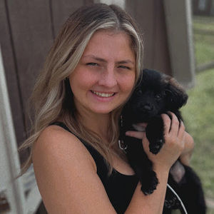 Meet your Posher, Alexis